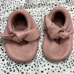 Infant moccasins - Freshly Picked